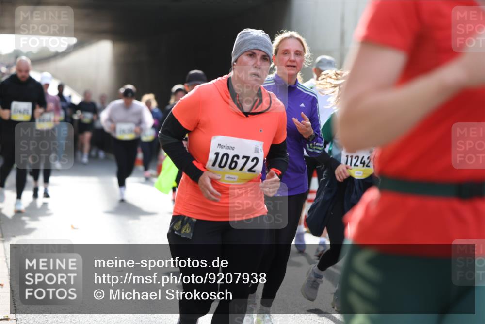 05.10.2025 - 20. swb-Marathon Bremen Michael Strokosch http://msf.ph/oto/9207938 05.10.2025 11:02:46 Laufen 10672, 11242 meine-sportfotos.de
