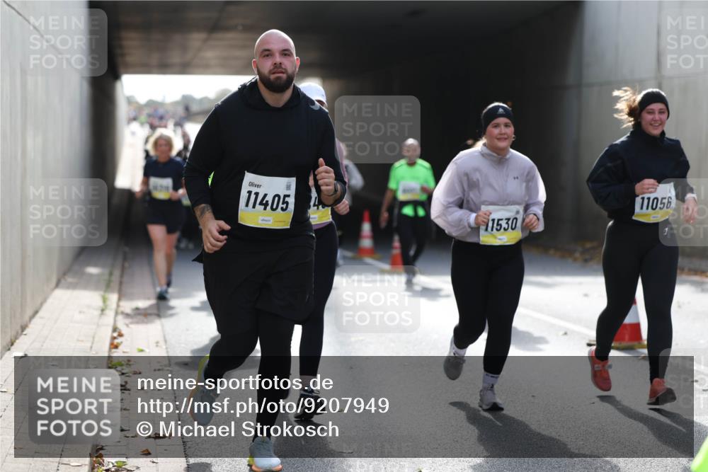 05.10.2025 - 20. swb-Marathon Bremen Michael Strokosch http://msf.ph/oto/9207949 05.10.2025 11:02:49 Laufen 11405, 11530, 11056, 1 meine-sportfotos.de