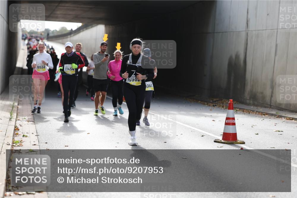 05.10.2025 - 20. swb-Marathon Bremen Michael Strokosch http://msf.ph/oto/9207953 05.10.2025 10:56:00 Laufen 10558, 11454, 1950, 363 meine-sportfotos.de