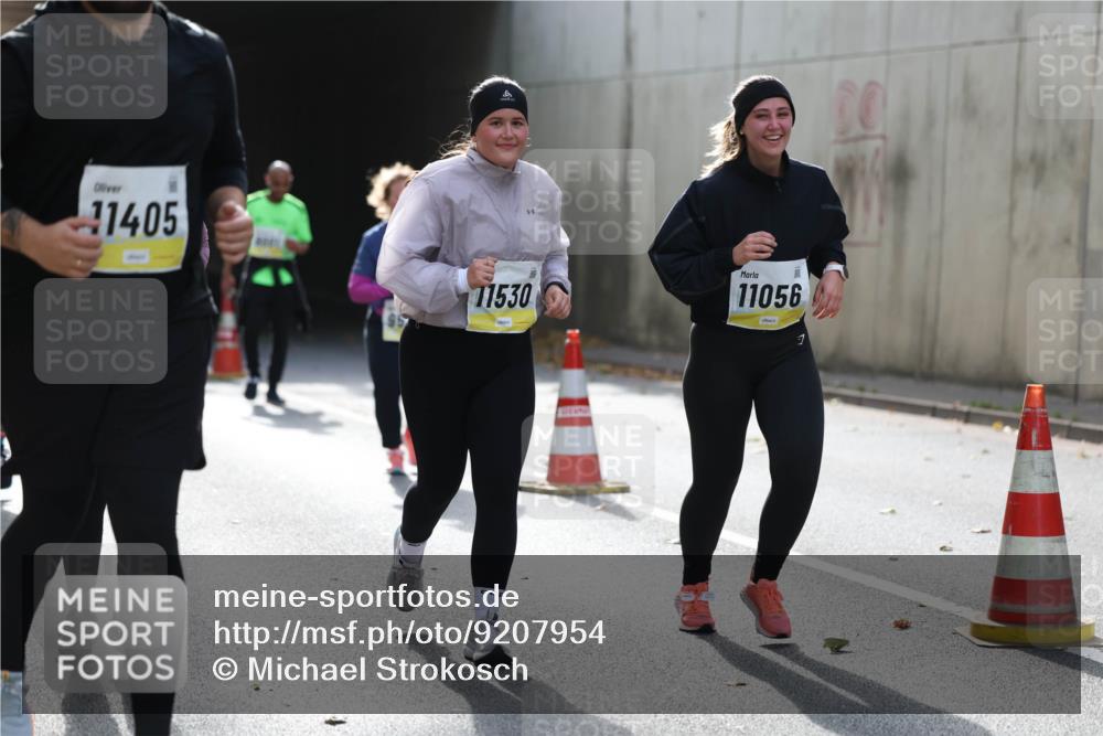 05.10.2025 - 20. swb-Marathon Bremen Michael Strokosch http://msf.ph/oto/9207954 05.10.2025 11:02:50 Laufen 1405, 11530, 11056 meine-sportfotos.de