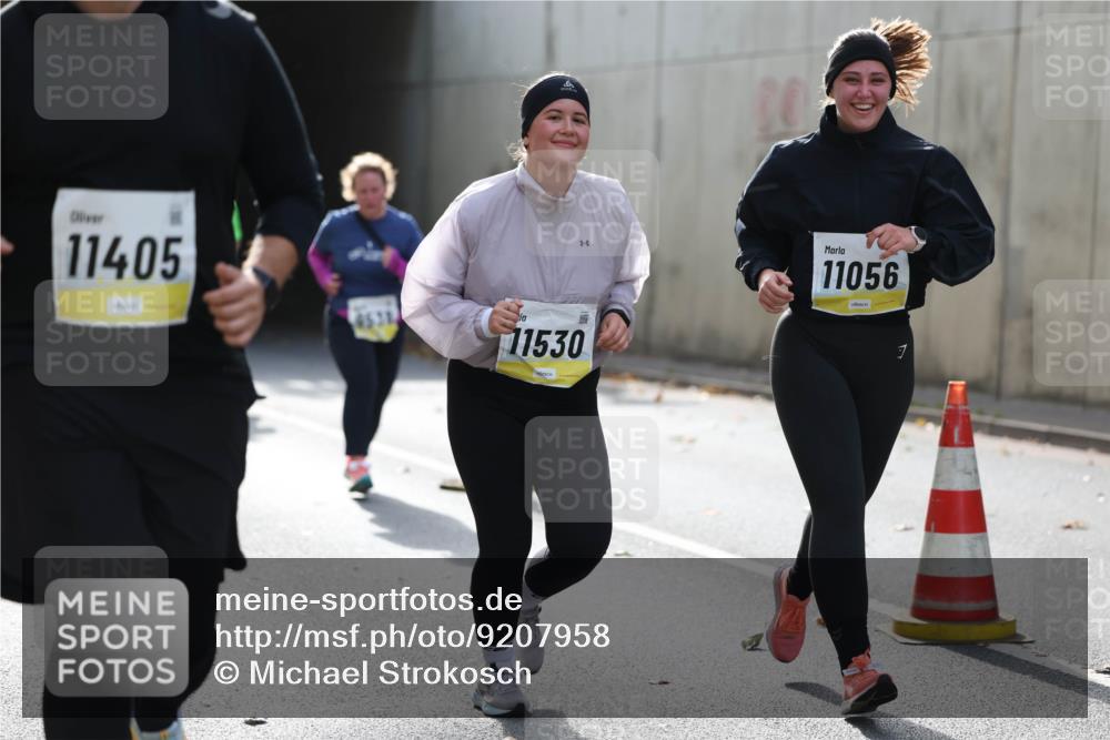 05.10.2025 - 20. swb-Marathon Bremen Michael Strokosch http://msf.ph/oto/9207958 05.10.2025 11:02:50 Laufen 11405, 4531, 11056, 11530, 1 meine-sportfotos.de