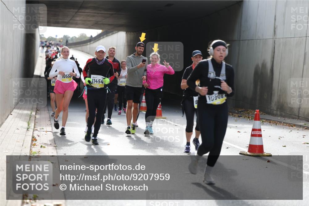 05.10.2025 - 20. swb-Marathon Bremen Michael Strokosch http://msf.ph/oto/9207959 05.10.2025 10:56:02 Laufen 95, 10558, 11454, 11733, 19500 meine-sportfotos.de