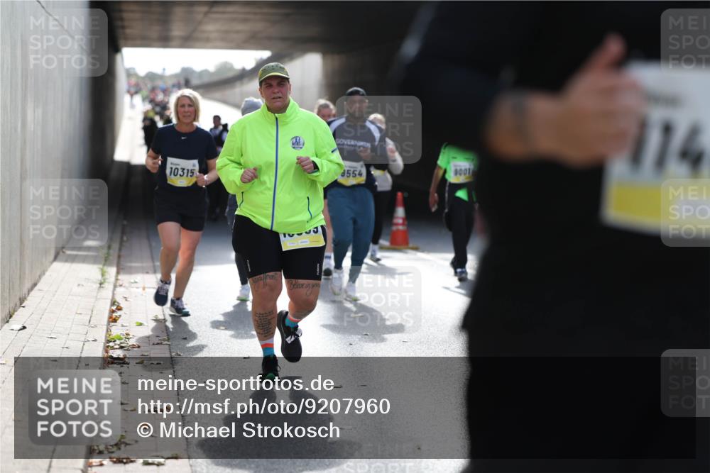 05.10.2025 - 20. swb-Marathon Bremen Michael Strokosch http://msf.ph/oto/9207960 05.10.2025 11:02:51 Laufen 10315, 4554, 9001, 114 meine-sportfotos.de