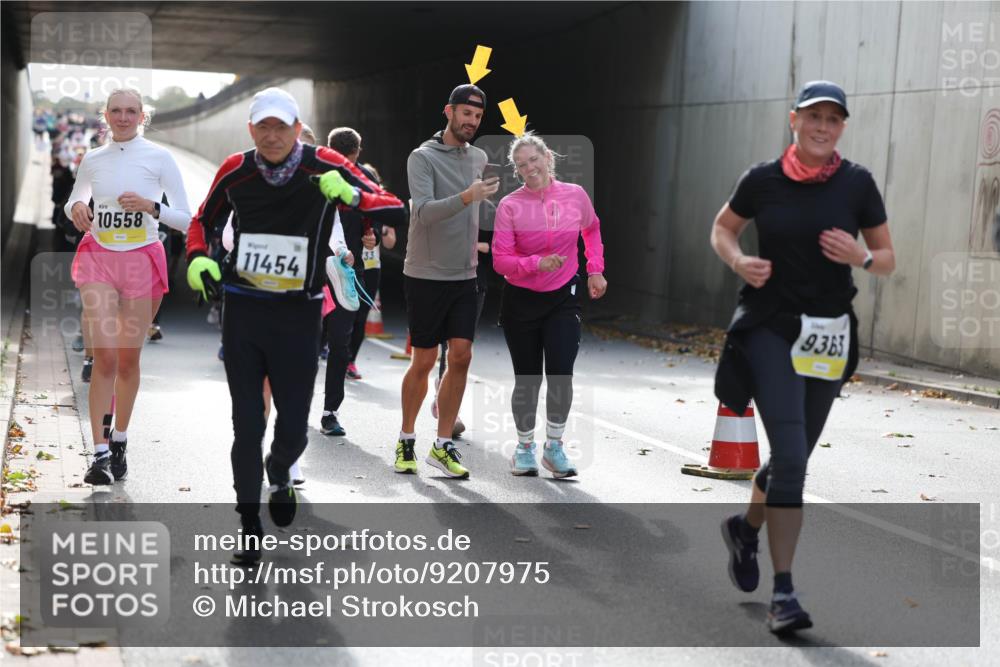 05.10.2025 - 20. swb-Marathon Bremen Michael Strokosch http://msf.ph/oto/9207975 05.10.2025 10:56:03 Laufen 10558, 11454, 33, 938 meine-sportfotos.de