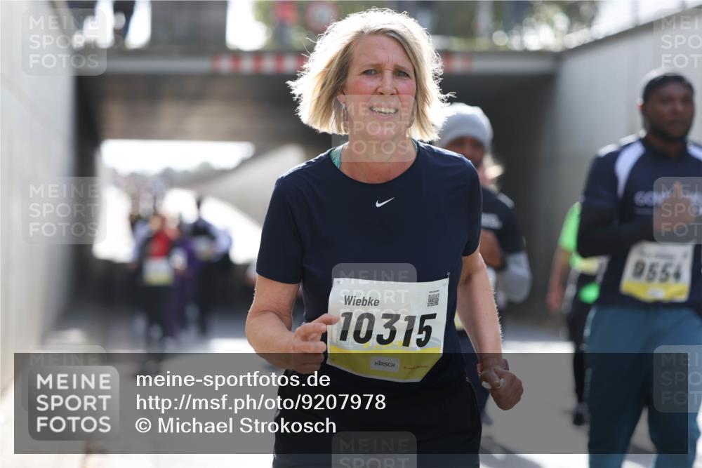 05.10.2025 - 20. swb-Marathon Bremen Michael Strokosch http://msf.ph/oto/9207978 05.10.2025 11:02:55 Laufen 10315, 9554 meine-sportfotos.de