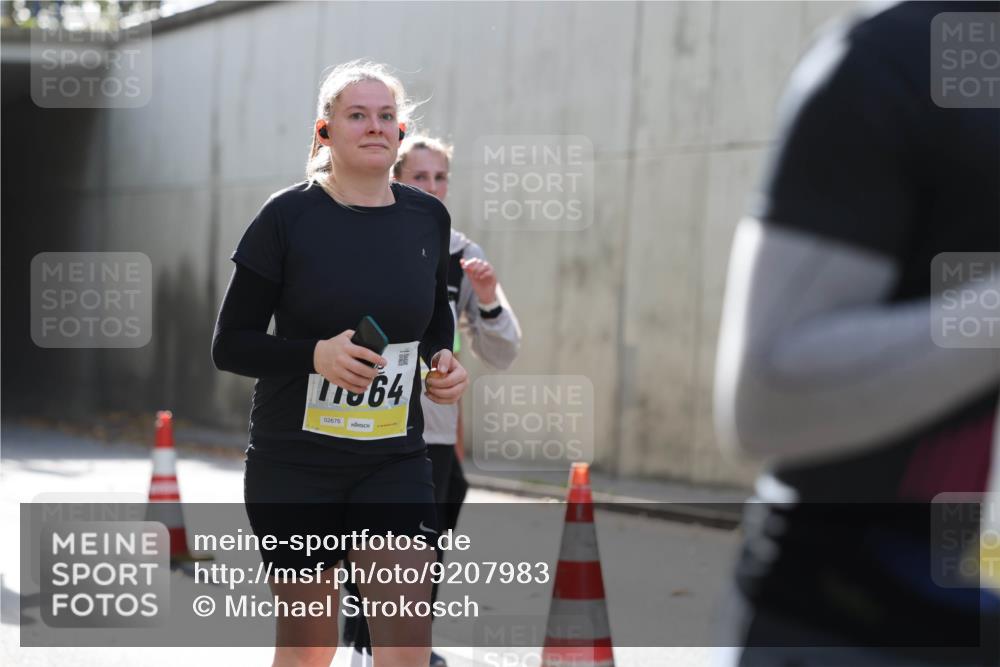 05.10.2025 - 20. swb-Marathon Bremen Michael Strokosch http://msf.ph/oto/9207983 05.10.2025 11:02:57 Laufen 1164, 02676 meine-sportfotos.de