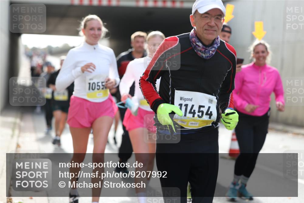 05.10.2025 - 20. swb-Marathon Bremen Michael Strokosch http://msf.ph/oto/9207992 05.10.2025 10:56:05 Laufen 1055, 1454, 01842 meine-sportfotos.de