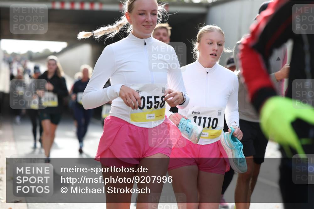 05.10.2025 - 20. swb-Marathon Bremen Michael Strokosch http://msf.ph/oto/9207996 05.10.2025 10:56:06 Laufen 0558, 11110 meine-sportfotos.de