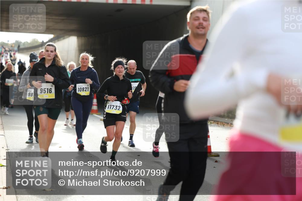 05.10.2025 - 20. swb-Marathon Bremen Michael Strokosch http://msf.ph/oto/9207999 05.10.2025 10:56:07 Laufen 10083, 98, 8, 9516, 10821, 11732 meine-sportfotos.de