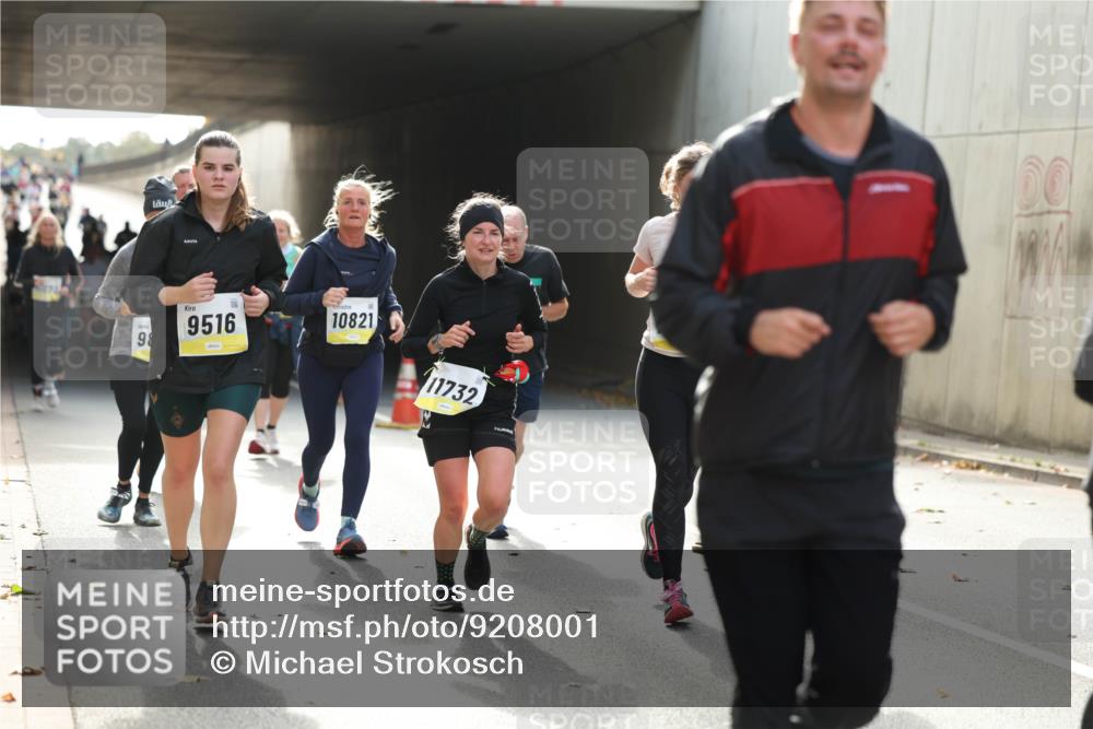 05.10.2025 - 20. swb-Marathon Bremen Michael Strokosch http://msf.ph/oto/9208001 05.10.2025 10:56:07 Laufen 98, 9516, 10821, 11732, 00 meine-sportfotos.de