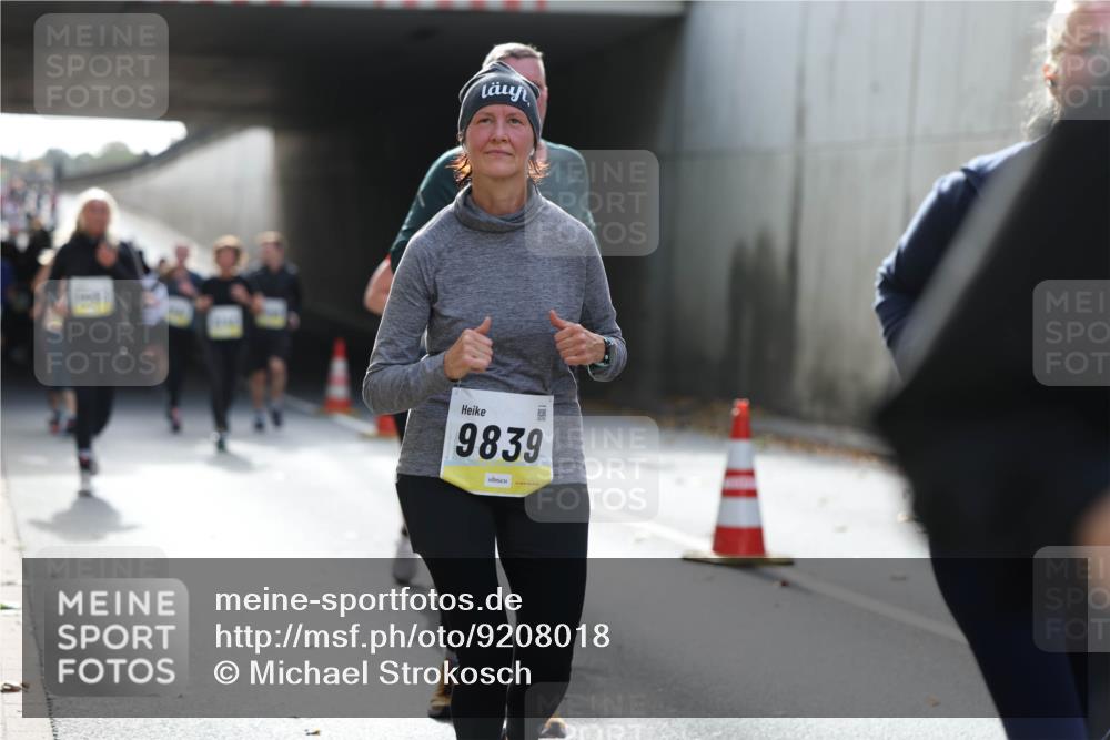 05.10.2025 - 20. swb-Marathon Bremen Michael Strokosch http://msf.ph/oto/9208018 05.10.2025 10:56:11 Laufen 9839 meine-sportfotos.de