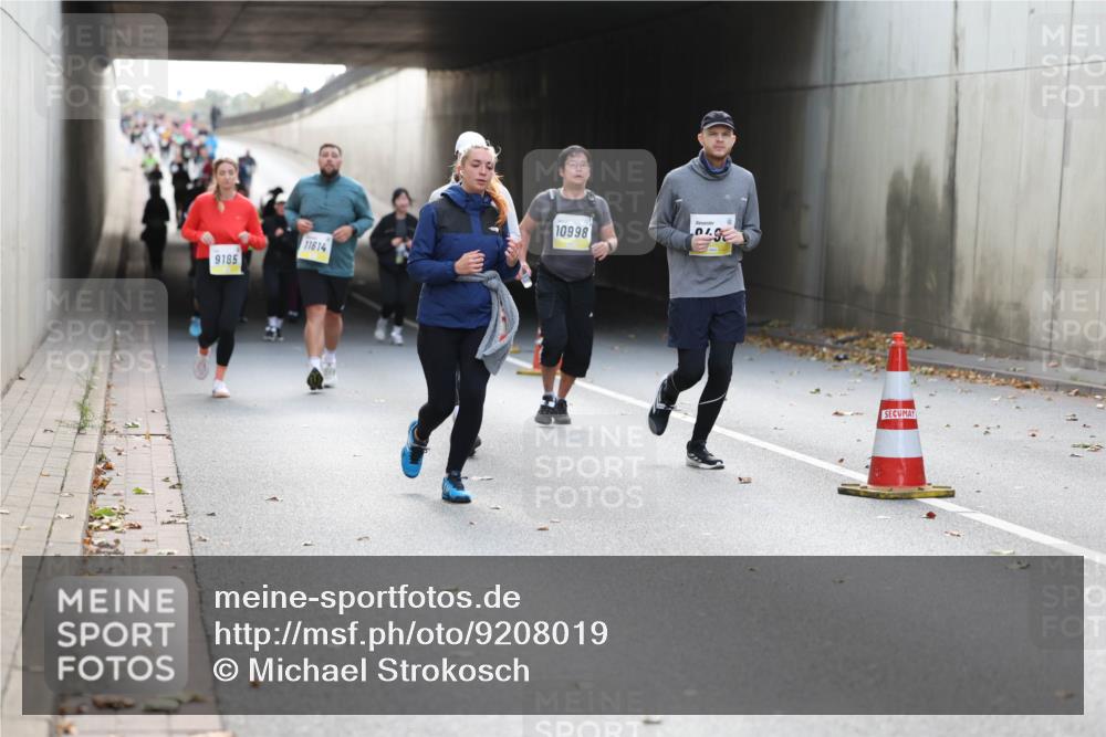 05.10.2025 - 20. swb-Marathon Bremen Michael Strokosch http://msf.ph/oto/9208019 05.10.2025 11:03:07 Laufen 11614, 9185, 10998, 0 meine-sportfotos.de