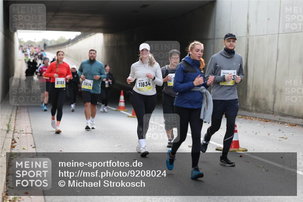 05.10.2025 - 20. swb-Marathon Bremen Michael Strokosch http://msf.ph/oto/9208024 05.10.2025 11:03:09 Laufen 9185, 11614, 11634 meine-sportfotos.de