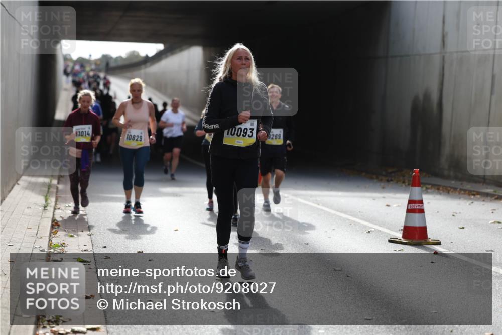 05.10.2025 - 20. swb-Marathon Bremen Michael Strokosch http://msf.ph/oto/9208027 05.10.2025 10:56:13 Laufen 10093, 9269, 1014, 10829 meine-sportfotos.de