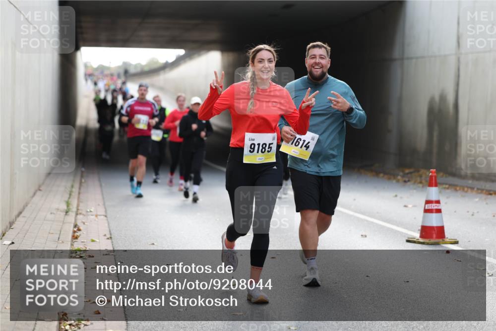 05.10.2025 - 20. swb-Marathon Bremen Michael Strokosch http://msf.ph/oto/9208044 05.10.2025 11:03:12 Laufen 9185, 1614 meine-sportfotos.de