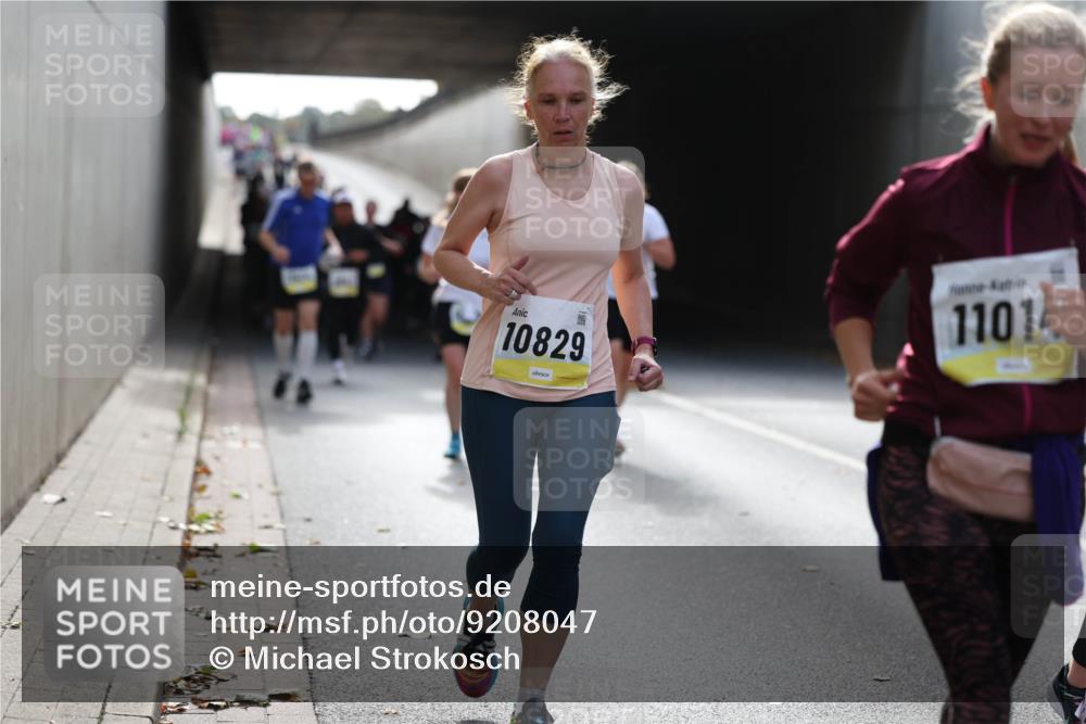 05.10.2025 - 20. swb-Marathon Bremen Michael Strokosch http://msf.ph/oto/9208047 05.10.2025 10:56:17 Laufen 10829, 1101 meine-sportfotos.de