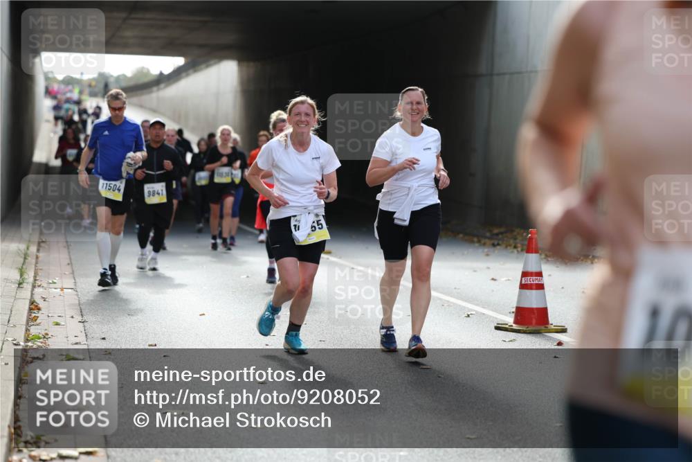 05.10.2025 - 20. swb-Marathon Bremen Michael Strokosch http://msf.ph/oto/9208052 05.10.2025 10:56:19 Laufen 11504, 9841, 55, 10 meine-sportfotos.de