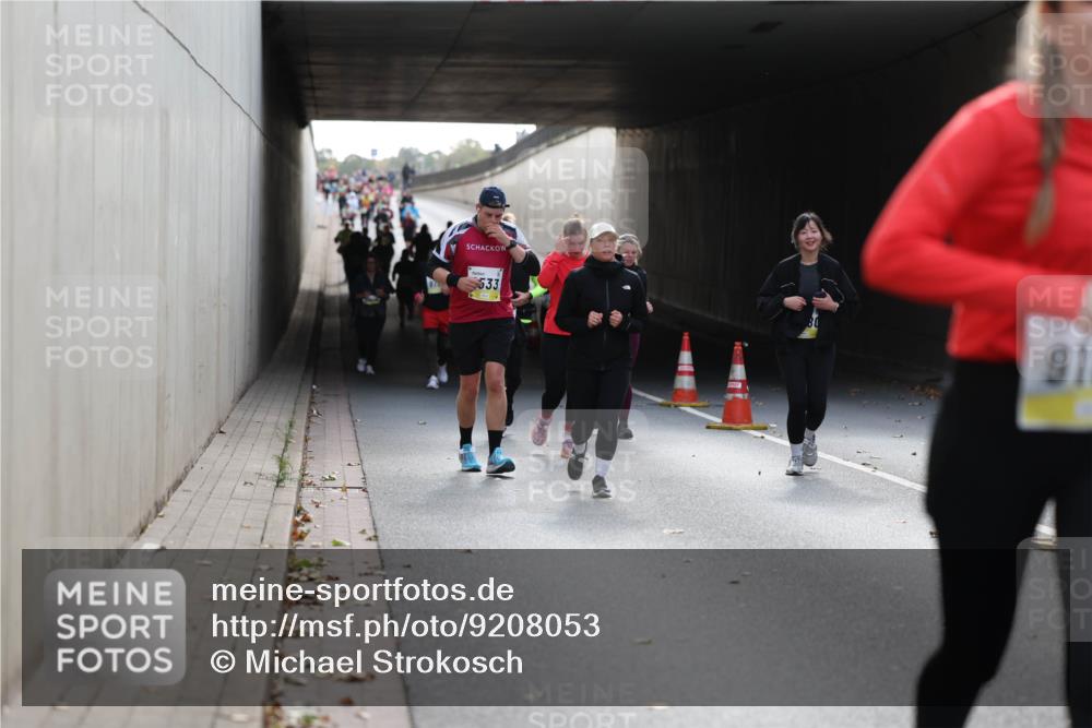 05.10.2025 - 20. swb-Marathon Bremen Michael Strokosch http://msf.ph/oto/9208053 05.10.2025 11:03:13 Laufen 533, 91 meine-sportfotos.de