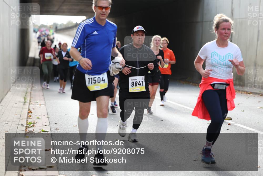 05.10.2025 - 20. swb-Marathon Bremen Michael Strokosch http://msf.ph/oto/9208075 05.10.2025 10:56:23 Laufen 11504, 10, 9841 meine-sportfotos.de