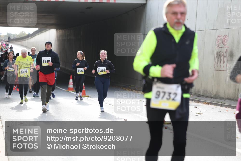 05.10.2025 - 20. swb-Marathon Bremen Michael Strokosch http://msf.ph/oto/9208077 05.10.2025 11:03:21 Laufen 9476, 9760, 9410, 11206, 9732, 00 meine-sportfotos.de
