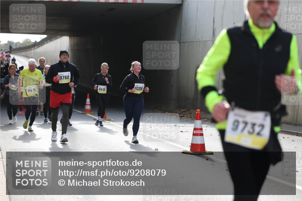 05.10.2025 - 20. swb-Marathon Bremen Michael Strokosch http://msf.ph/oto/9208079 05.10.2025 11:03:21 Laufen 9476, 9760, 9410, 1206, 9732 meine-sportfotos.de