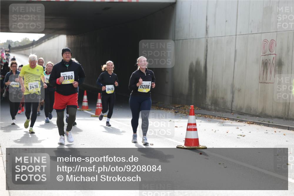 05.10.2025 - 20. swb-Marathon Bremen Michael Strokosch http://msf.ph/oto/9208084 05.10.2025 11:03:22 Laufen 11, 20, 9476, 74, 3760, 9410, 11206, 00 meine-sportfotos.de