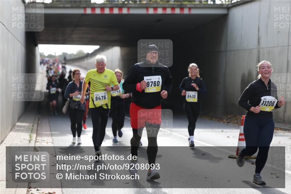 05.10.2025 - 20. swb-Marathon Bremen Michael Strokosch http://msf.ph/oto/9208093 05.10.2025 11:03:23 Laufen 3322, 9476, 111748, 9760, 9410, 11206 meine-sportfotos.de
