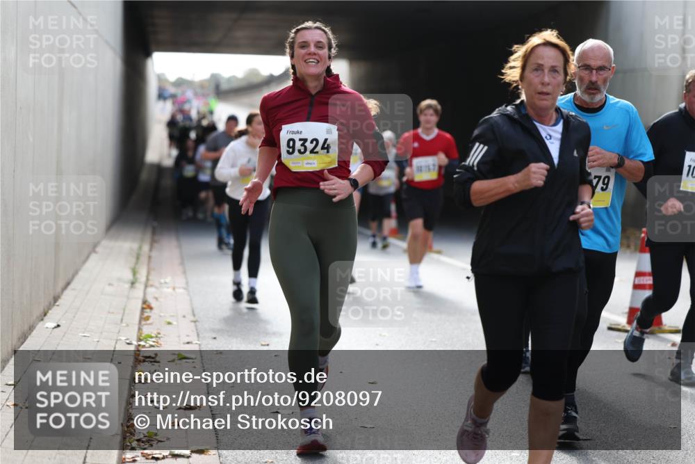 05.10.2025 - 20. swb-Marathon Bremen Michael Strokosch http://msf.ph/oto/9208097 05.10.2025 10:56:29 Laufen 9324, 02231, 1816, 7, 79, 10 meine-sportfotos.de