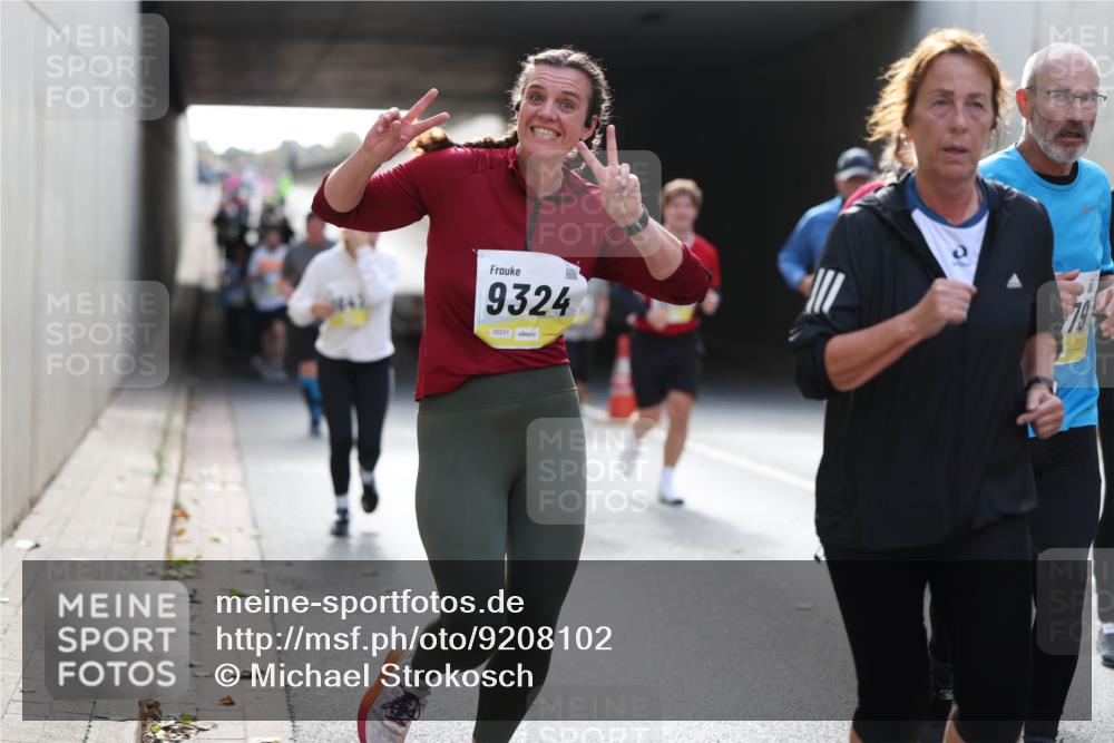 05.10.2025 - 20. swb-Marathon Bremen Michael Strokosch http://msf.ph/oto/9208102 05.10.2025 10:56:30 Laufen 9324, 02231 meine-sportfotos.de