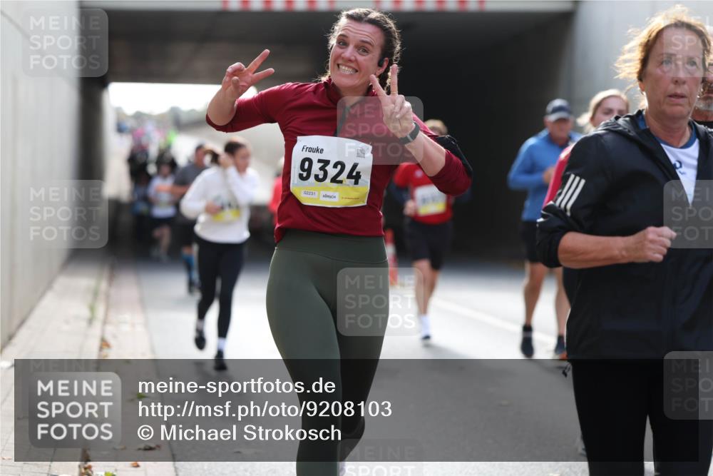 05.10.2025 - 20. swb-Marathon Bremen Michael Strokosch http://msf.ph/oto/9208103 05.10.2025 10:56:30 Laufen 9324, 02231 meine-sportfotos.de