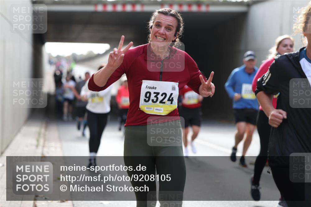 05.10.2025 - 20. swb-Marathon Bremen Michael Strokosch http://msf.ph/oto/9208105 05.10.2025 10:56:30 Laufen 9324, 02231 meine-sportfotos.de
