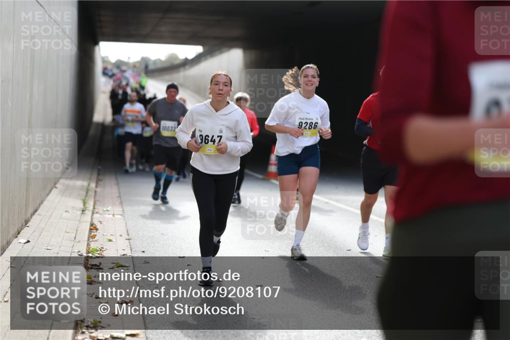 05.10.2025 - 20. swb-Marathon Bremen Michael Strokosch http://msf.ph/oto/9208107 05.10.2025 10:56:31 Laufen 10033, 19647, 9286 meine-sportfotos.de