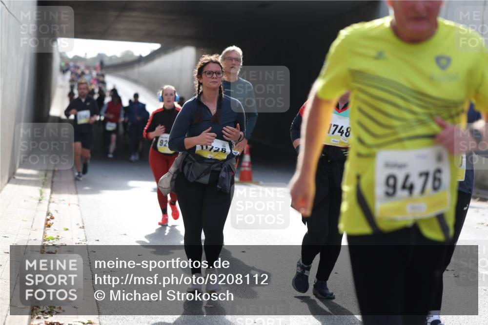 05.10.2025 - 20. swb-Marathon Bremen Michael Strokosch http://msf.ph/oto/9208112 05.10.2025 11:03:27 Laufen 92, 1725, 1748, 9476 meine-sportfotos.de