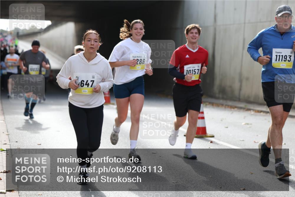05.10.2025 - 20. swb-Marathon Bremen Michael Strokosch http://msf.ph/oto/9208113 05.10.2025 10:56:32 Laufen 10033, 2647, 286, 10157, 11193 meine-sportfotos.de