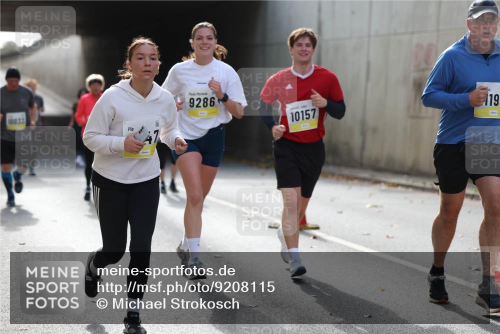 05.10.2025 - 20. swb-Marathon Bremen Michael Strokosch http://msf.ph/oto/9208115 05.10.2025 10:56:32 Laufen 10033, 9286, 10157, 19 meine-sportfotos.de