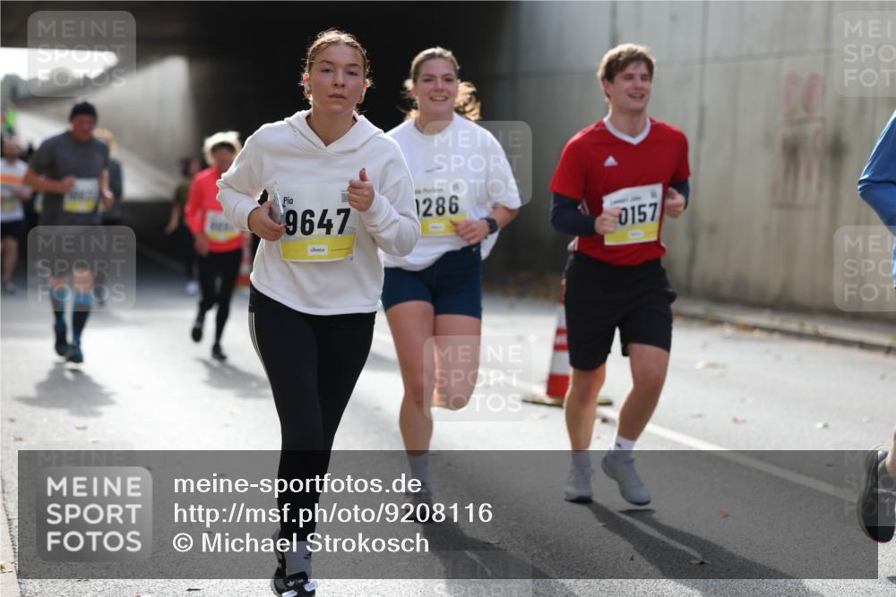 05.10.2025 - 20. swb-Marathon Bremen Michael Strokosch http://msf.ph/oto/9208116 05.10.2025 10:56:32 Laufen 9647, 1286, 0157 meine-sportfotos.de
