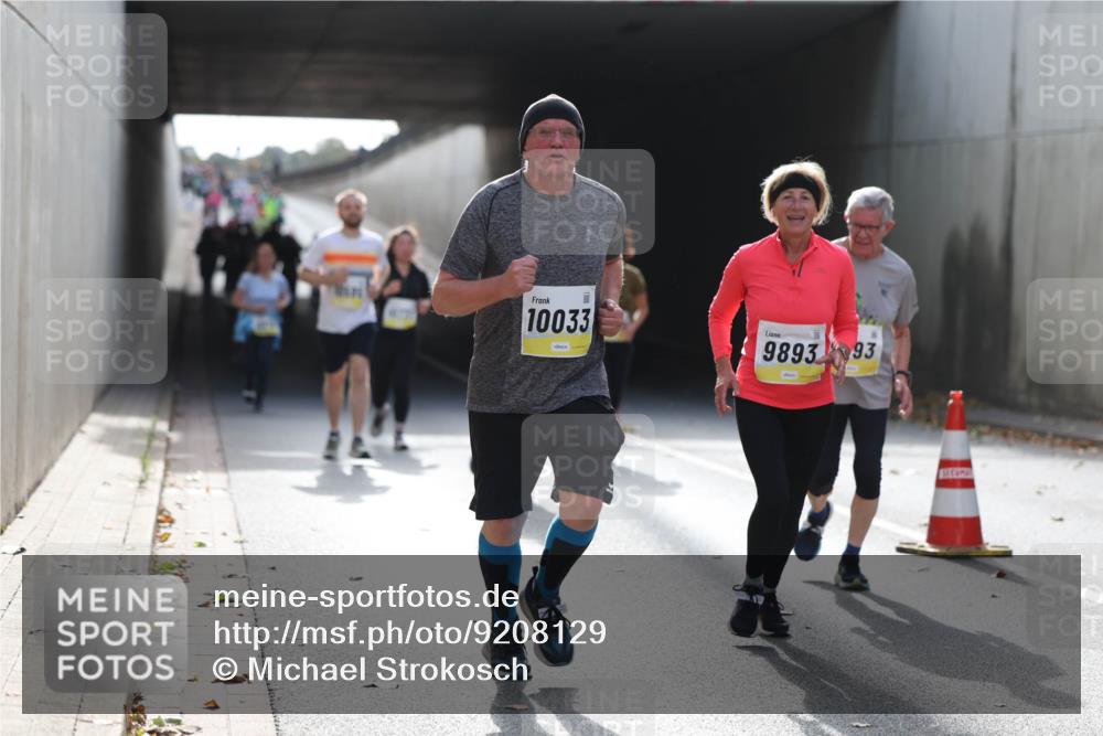 05.10.2025 - 20. swb-Marathon Bremen Michael Strokosch http://msf.ph/oto/9208129 05.10.2025 10:56:35 Laufen 10033, 9893, 93 meine-sportfotos.de