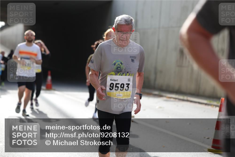05.10.2025 - 20. swb-Marathon Bremen Michael Strokosch http://msf.ph/oto/9208132 05.10.2025 10:56:38 Laufen 9593 meine-sportfotos.de