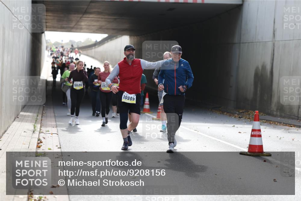05.10.2025 - 20. swb-Marathon Bremen Michael Strokosch http://msf.ph/oto/9208156 05.10.2025 11:03:36 Laufen 10596, 1153, 10969 meine-sportfotos.de