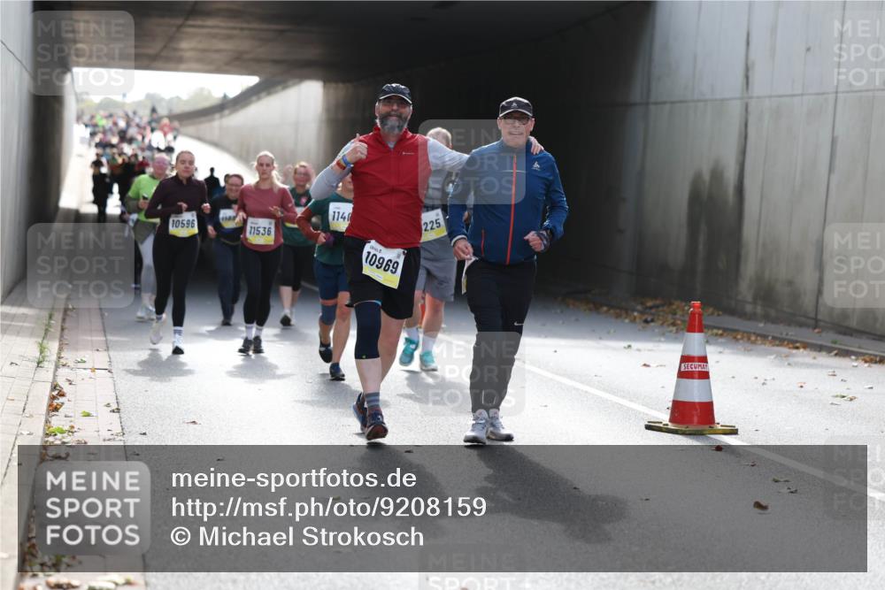 05.10.2025 - 20. swb-Marathon Bremen Michael Strokosch http://msf.ph/oto/9208159 05.10.2025 11:03:36 Laufen 10596, 11536, 1140, 10969, 225 meine-sportfotos.de