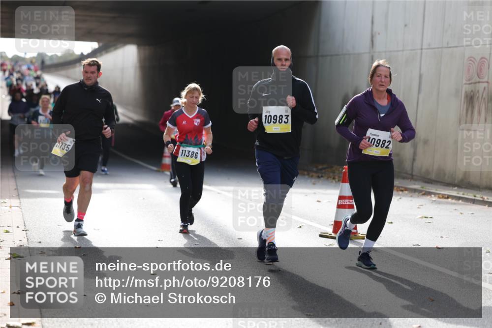 05.10.2025 - 20. swb-Marathon Bremen Michael Strokosch http://msf.ph/oto/9208176 05.10.2025 10:56:47 Laufen 735, 11386, 10983, 0982, 00 meine-sportfotos.de
