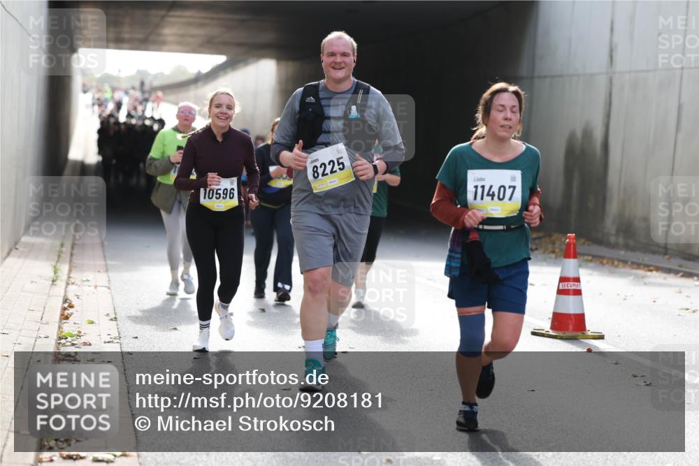 05.10.2025 - 20. swb-Marathon Bremen Michael Strokosch http://msf.ph/oto/9208181 05.10.2025 11:03:40 Laufen 10596, 8225, 11407 meine-sportfotos.de