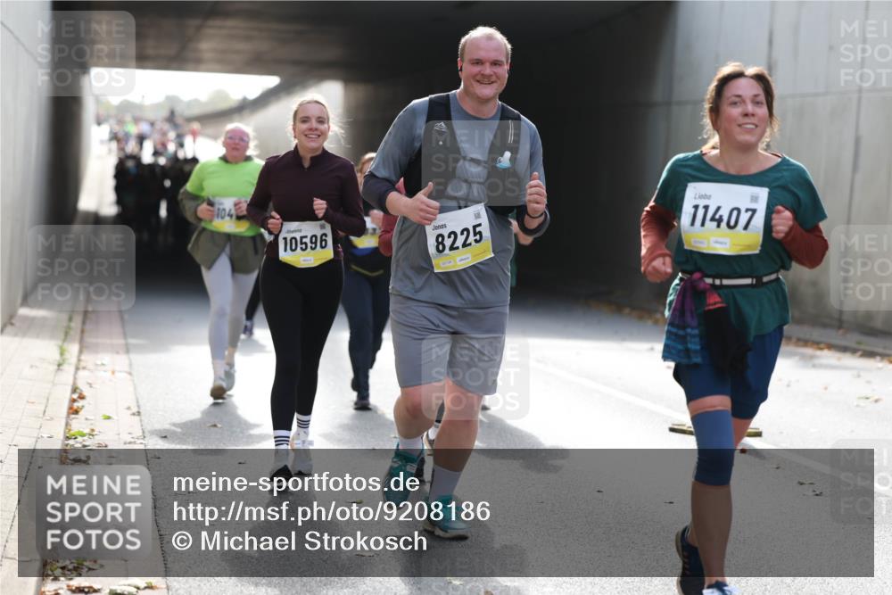 05.10.2025 - 20. swb-Marathon Bremen Michael Strokosch http://msf.ph/oto/9208186 05.10.2025 11:03:40 Laufen 104, 10596, 8225, 11407 meine-sportfotos.de