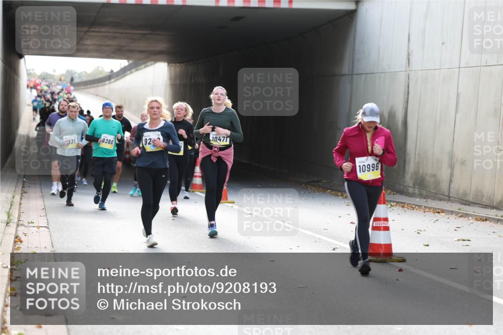 05.10.2025 - 20. swb-Marathon Bremen Michael Strokosch http://msf.ph/oto/9208193 05.10.2025 10:56:51 Laufen 331, 9360, 92, 10471, 10996 meine-sportfotos.de