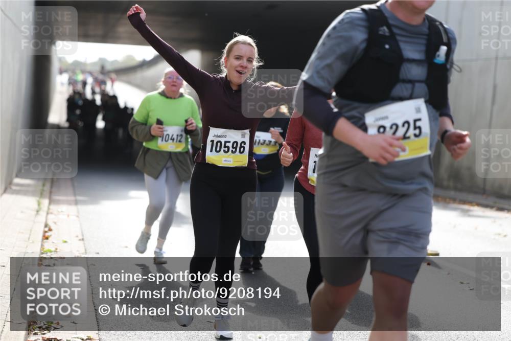 05.10.2025 - 20. swb-Marathon Bremen Michael Strokosch http://msf.ph/oto/9208194 05.10.2025 11:03:42 Laufen 10412, 10596, 9225 meine-sportfotos.de