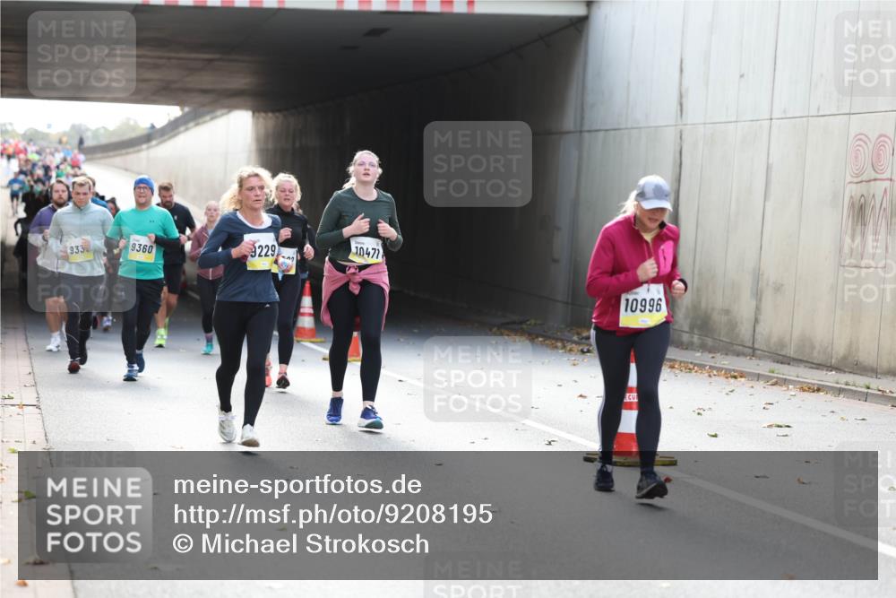 05.10.2025 - 20. swb-Marathon Bremen Michael Strokosch http://msf.ph/oto/9208195 05.10.2025 10:56:52 Laufen 933, 9360, 9229, 10477, 10996, 00 meine-sportfotos.de