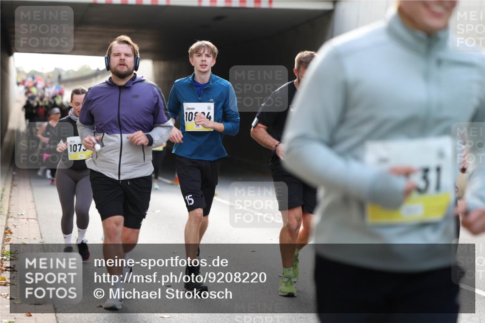05.10.2025 - 20. swb-Marathon Bremen Michael Strokosch http://msf.ph/oto/9208220 05.10.2025 10:56:59 Laufen 1075, 15, 104, 31 meine-sportfotos.de