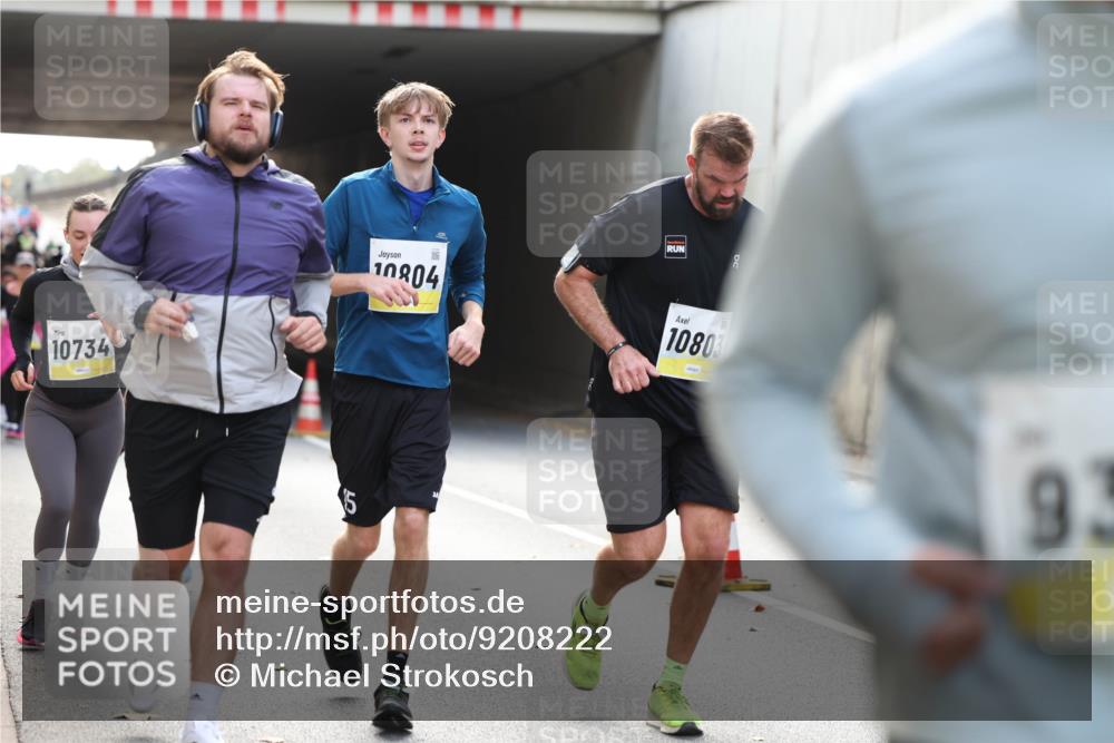 05.10.2025 - 20. swb-Marathon Bremen Michael Strokosch http://msf.ph/oto/9208222 05.10.2025 10:56:59 Laufen 10734, 5, 10804, 1080, 93 meine-sportfotos.de