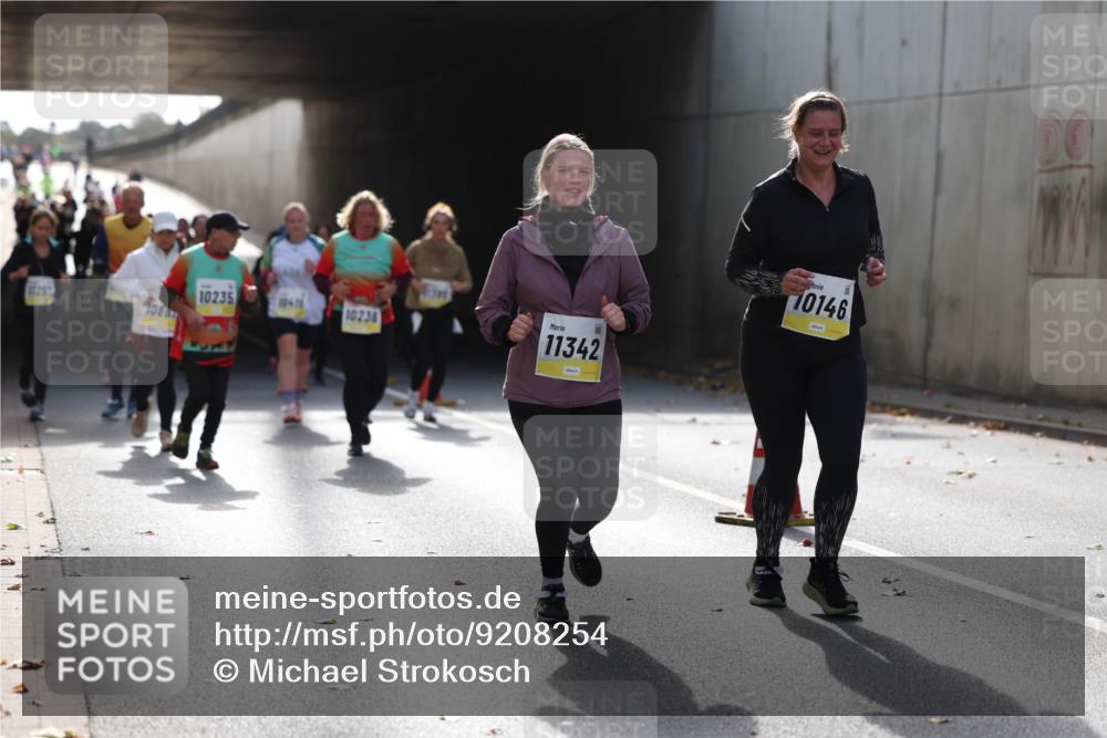 05.10.2025 - 20. swb-Marathon Bremen Michael Strokosch http://msf.ph/oto/9208254 05.10.2025 11:03:56 Laufen 11342, 10146, 11263, 10235, 10476, 10236, 00 meine-sportfotos.de