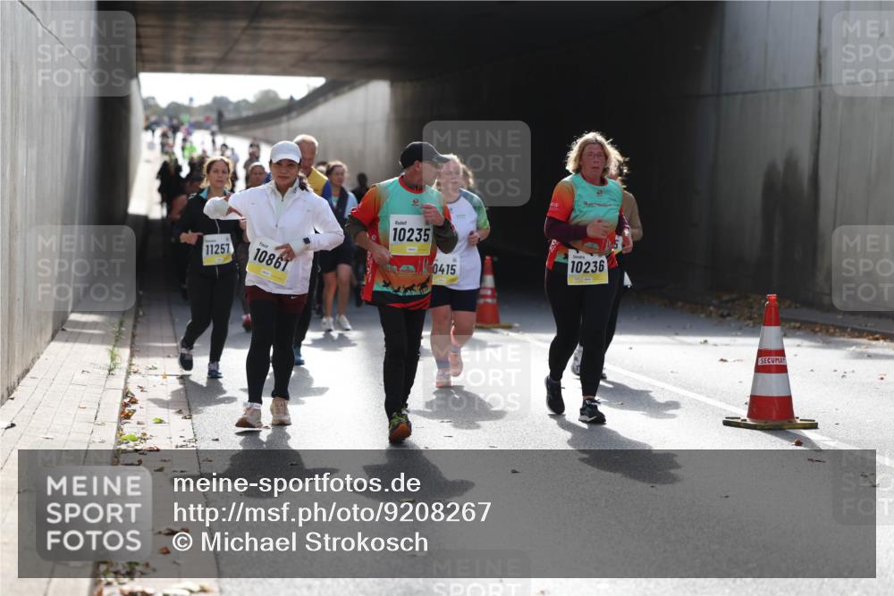 05.10.2025 - 20. swb-Marathon Bremen Michael Strokosch http://msf.ph/oto/9208267 05.10.2025 11:03:58 Laufen 11257, 10861, 10235, 0415, 10236 meine-sportfotos.de